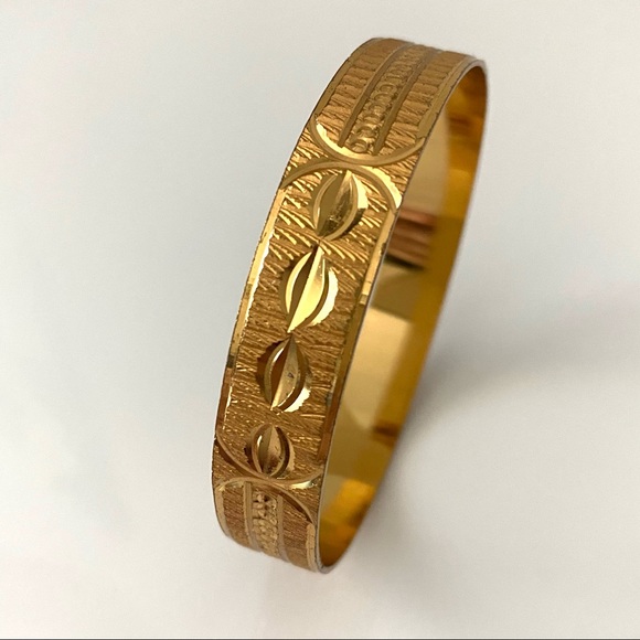 14k yellow gold plated Bangle Bracelet XS/ Small - Picture 12 of 16